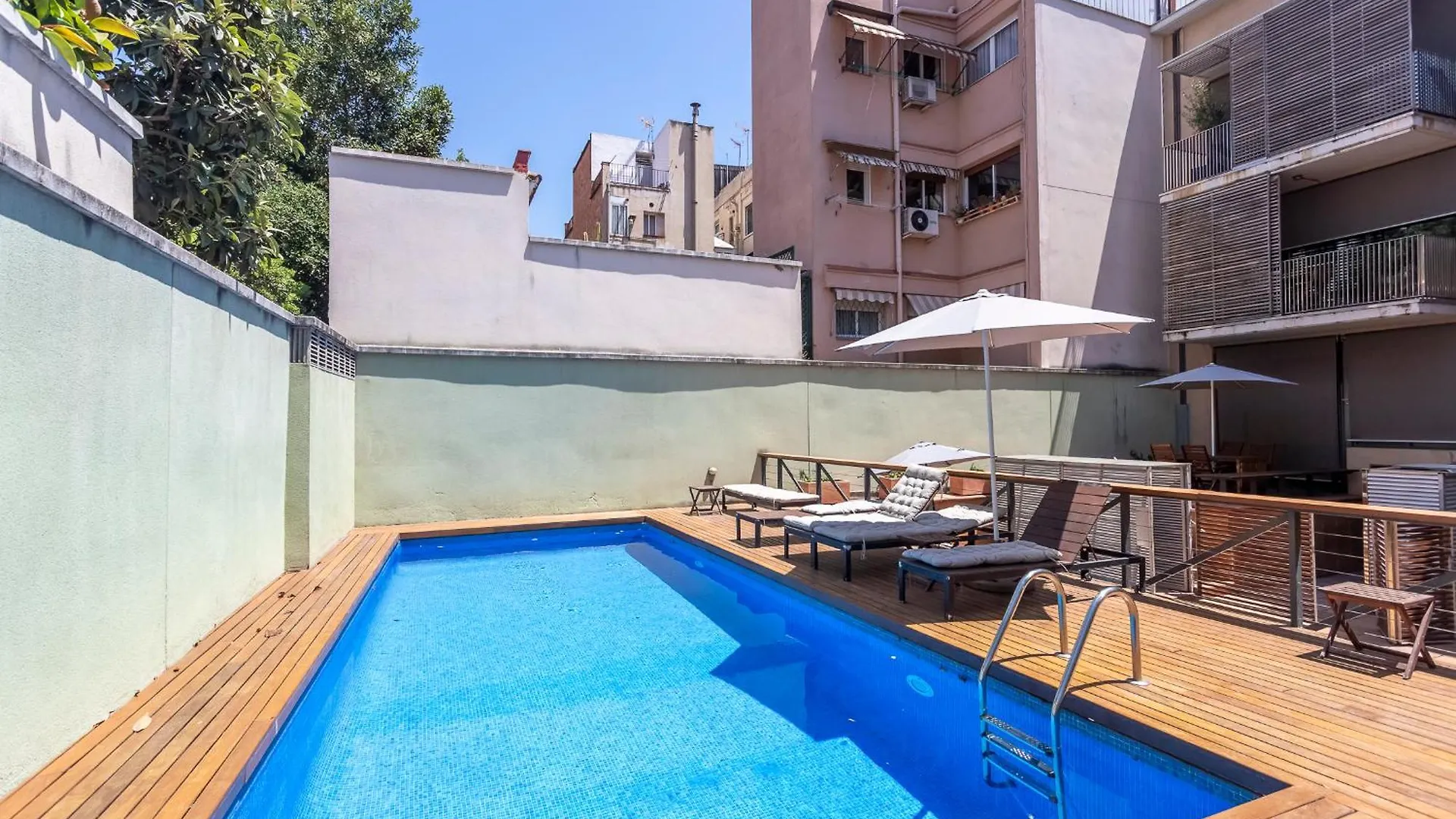 Apartment Barcelona Rentals - Gracia Pool Apartments Center