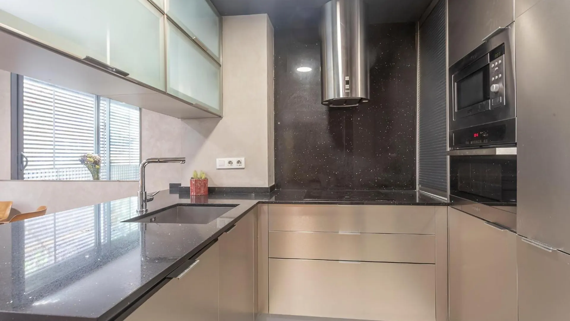 Apartment Barcelona Rentals - Gracia Pool Apartments Center スペイン