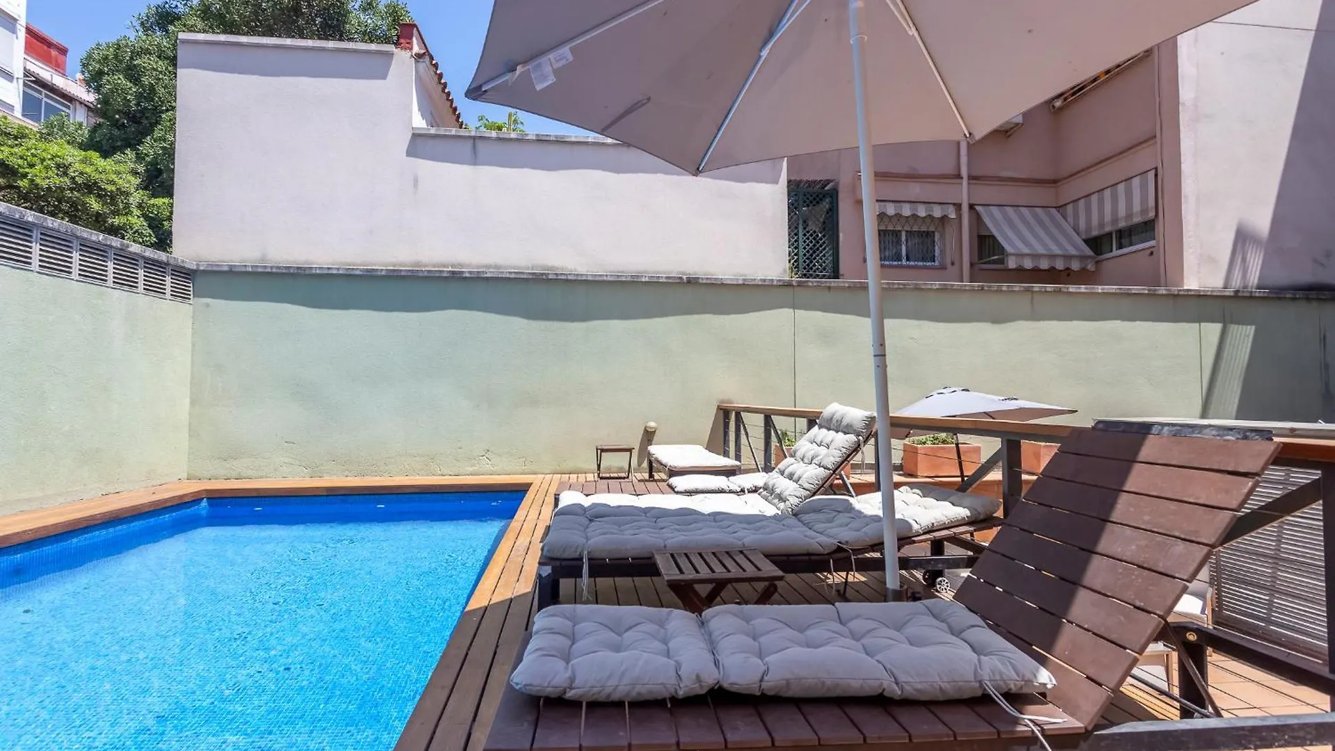 Apartment Barcelona Rentals - Gracia Pool Apartments Center Испания