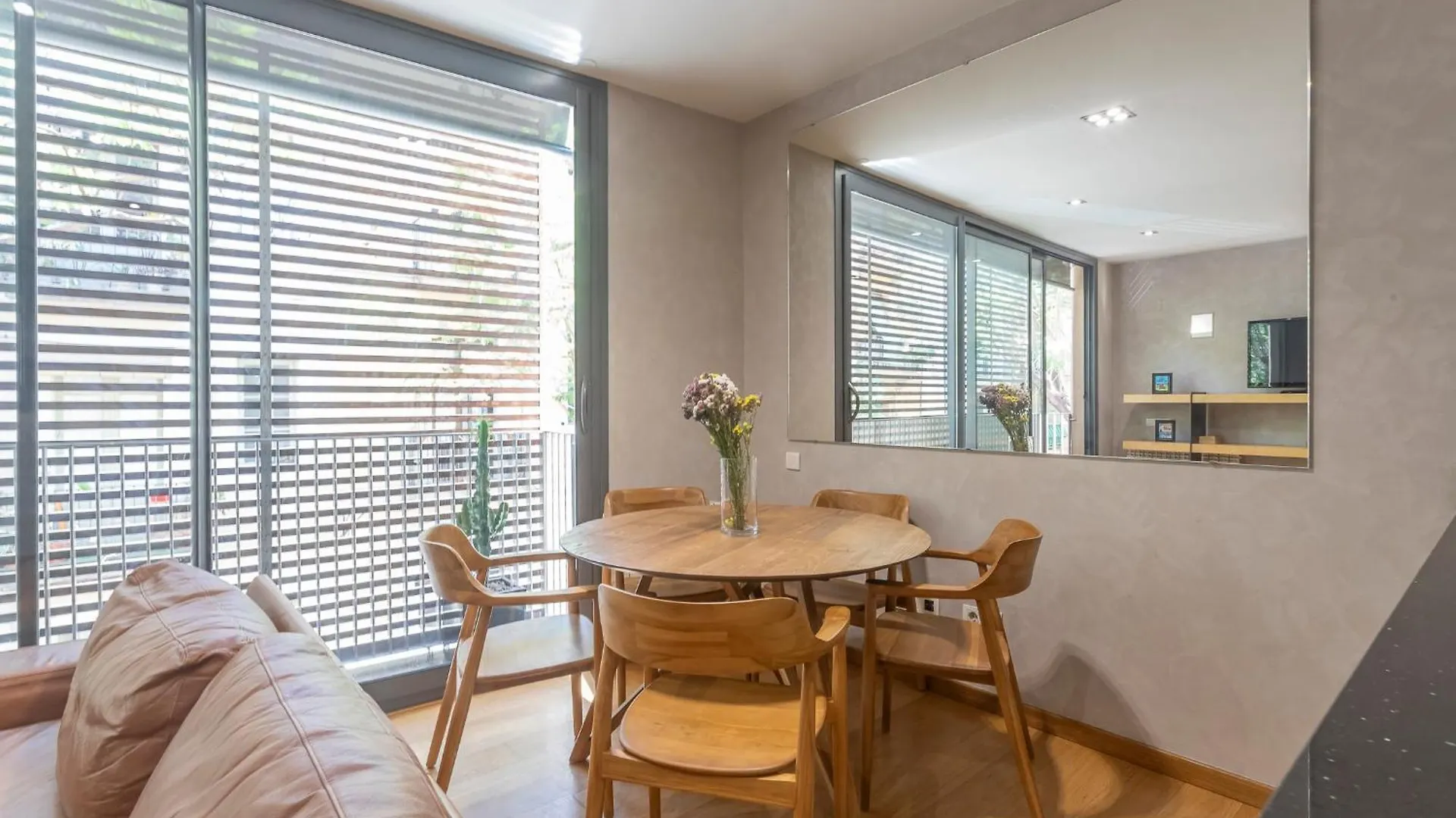 Apartment Barcelona Rentals - Gracia Pool Apartments Center