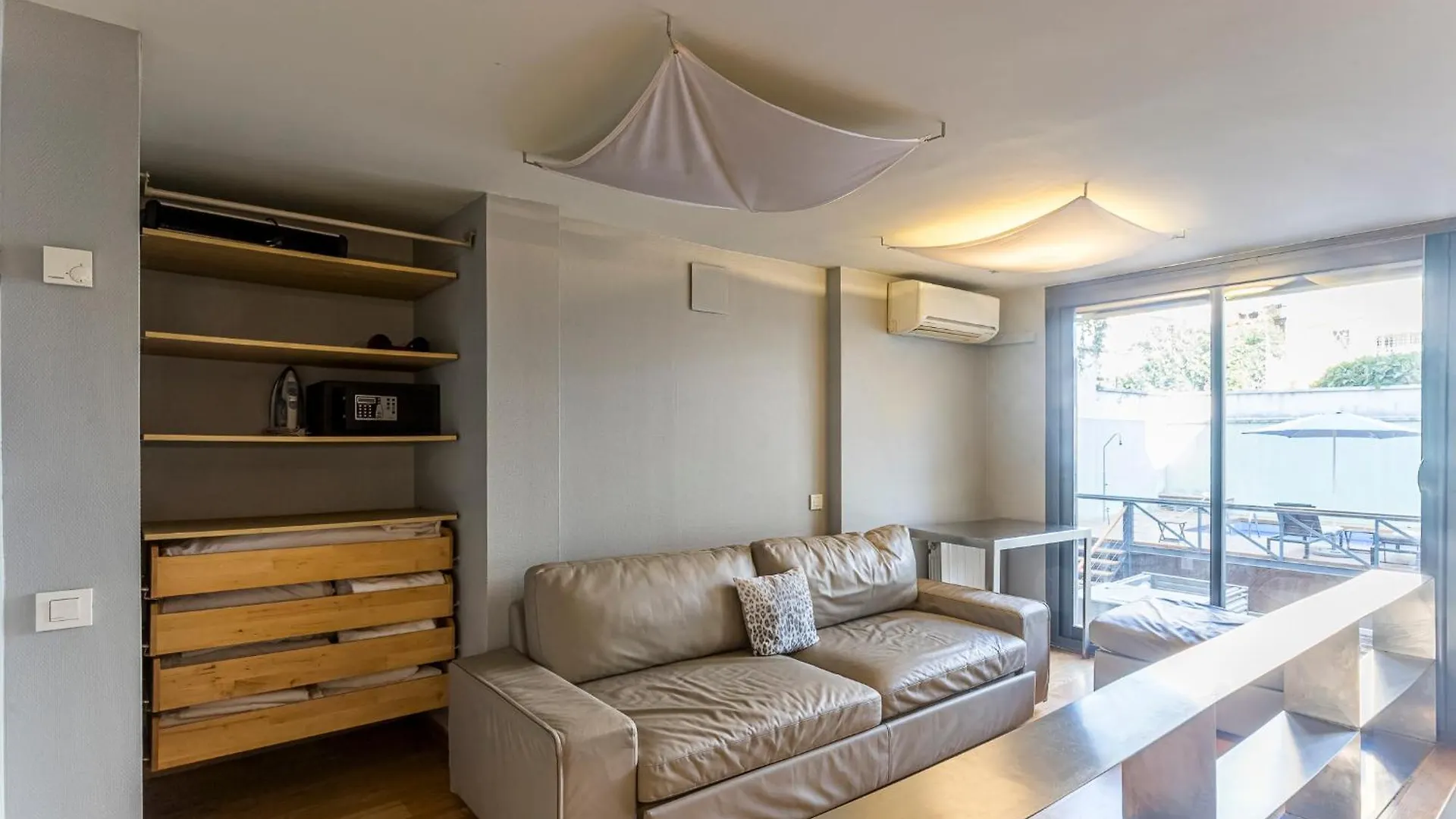 Apartment Barcelona Rentals - Gracia Pool Apartments Center Испания