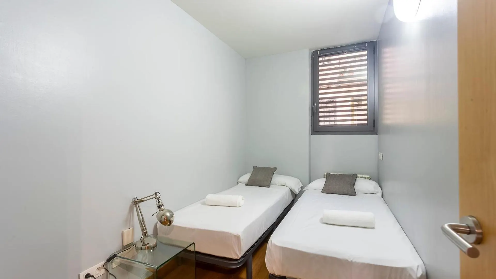 Apartment Barcelona Rentals - Gracia Pool Apartments Center
